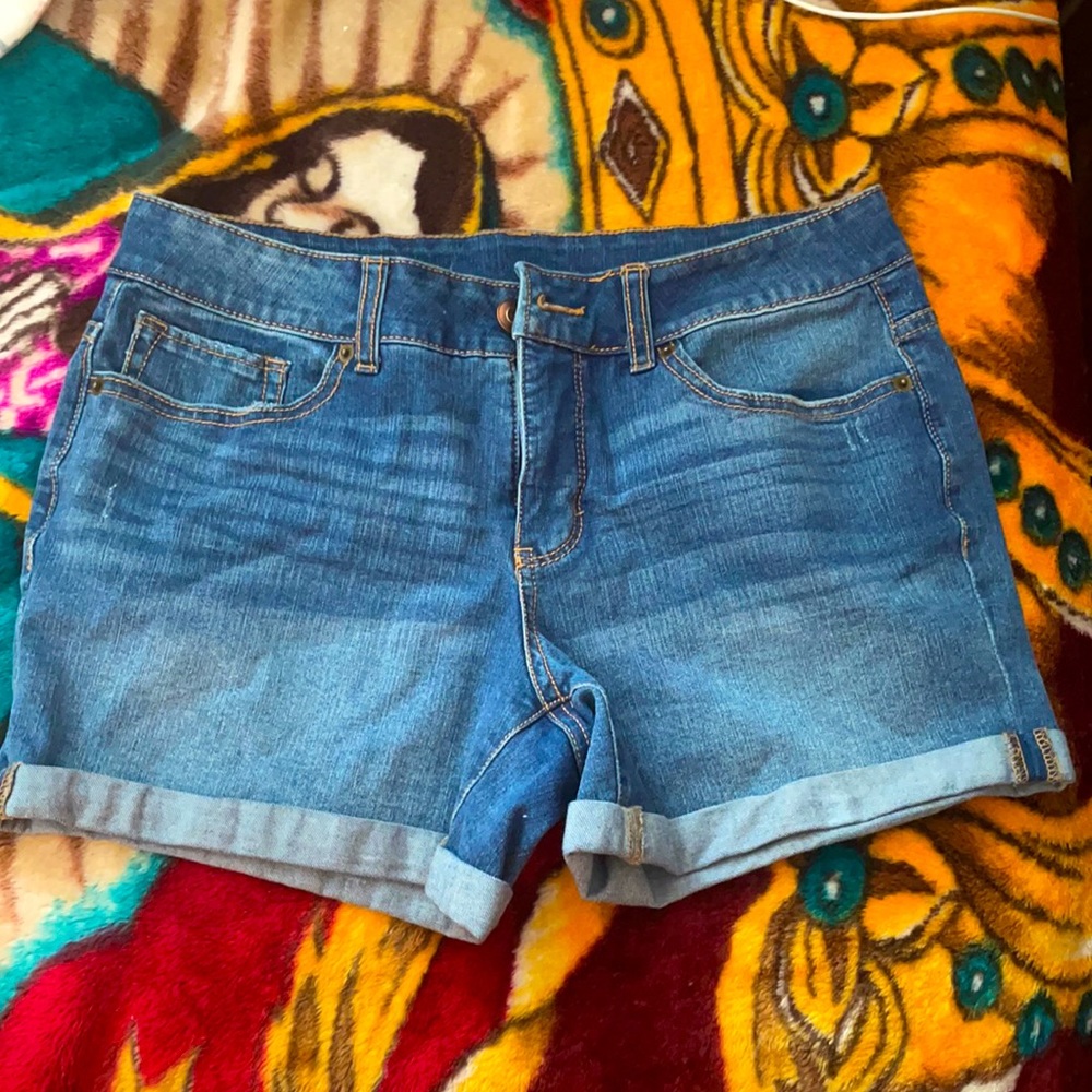 Cuffed blue Jean shorts